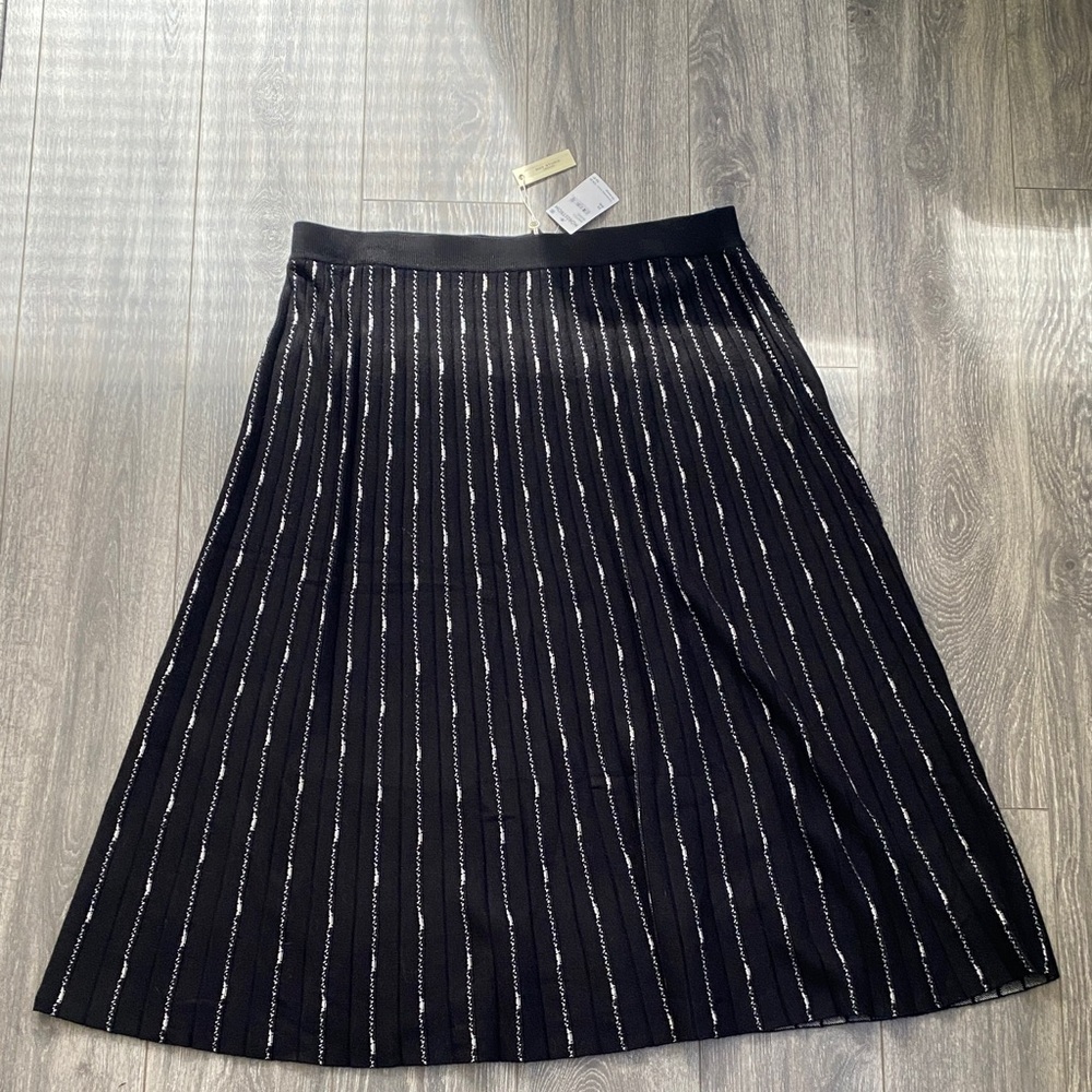 Max Studio - NWT! Black with White Stripe Pleated Knit Midi Skirt - Size 3X